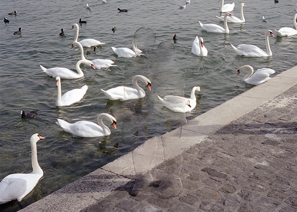 Expression in the Absence of Dialogue